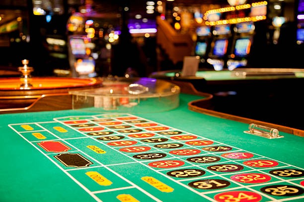 Slot game interface on pedetogel alternatif showing reels and spin controls